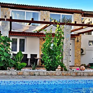 https://azzuro-apartmani.pula-hotels.org