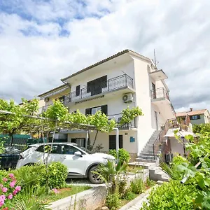 https://apartment-brle.in-istria.net